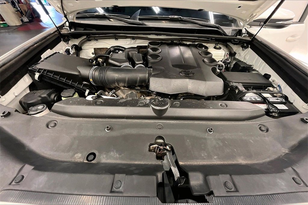 Used 2022 Toyota 4Runner SR5 Premium image 9