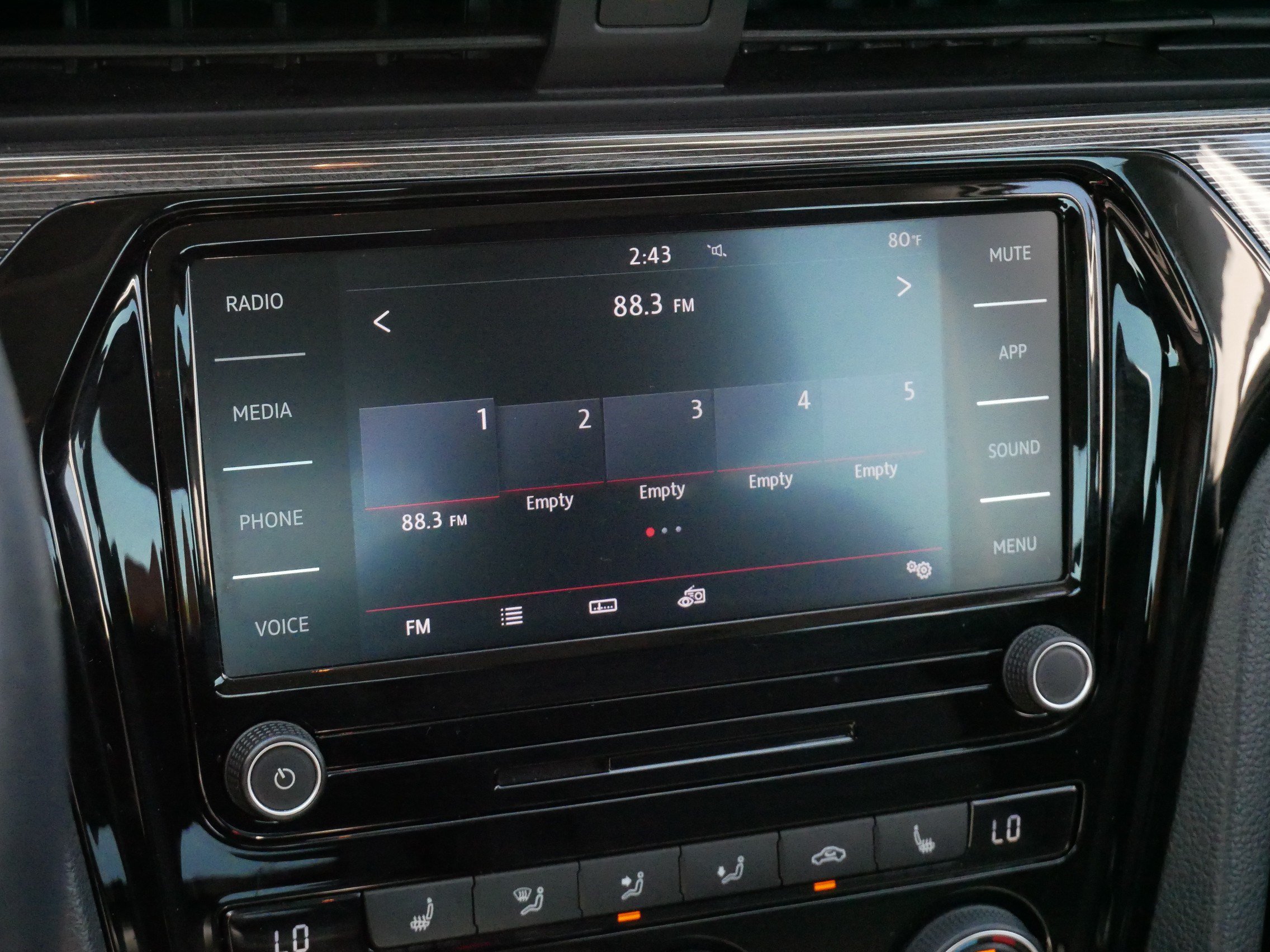 Certified 2020 Volkswagen Passat 2.0T R-Line FWD image 22