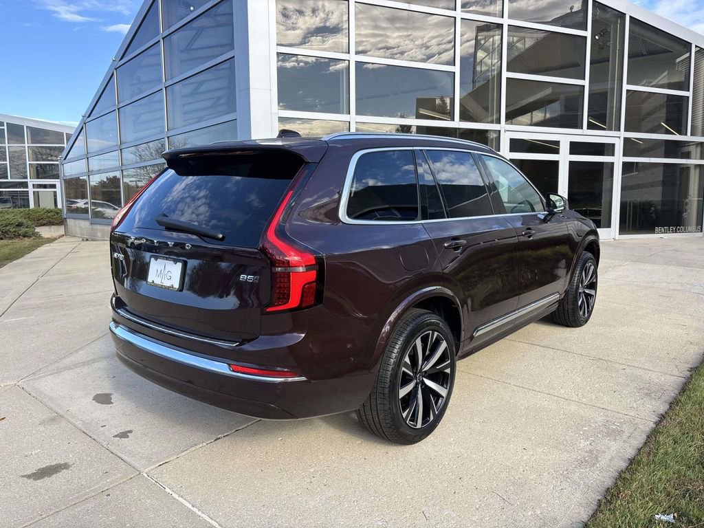 New 2026 Volvo XC90 B5 Core w/ Protection Package Premier image 7