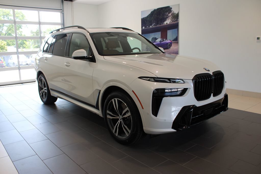New 2027 BMW X7 xDrive40i w/ M Sport Package AWD/4WD image 2