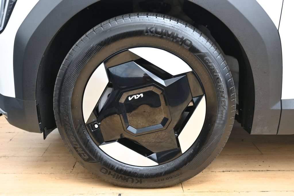 Used 2024 Kia EV9 Light RWD image 11
