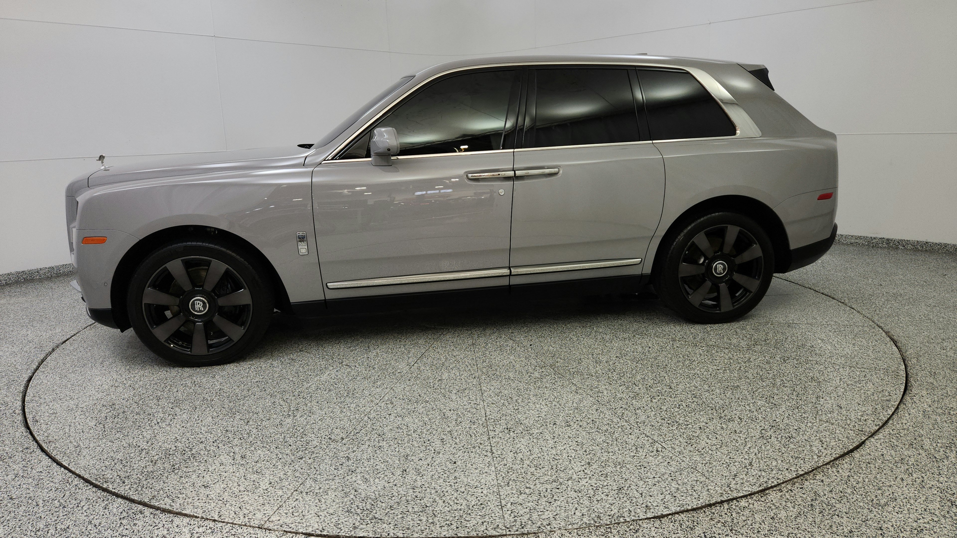 Used 2021 Rolls-Royce Cullinan AWD/4WD image 4