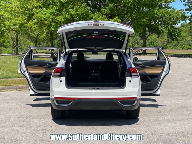 Used 2021 Volkswagen Atlas Cross Sport SE w/ Panoramic Sunroof Package FWD image 40
