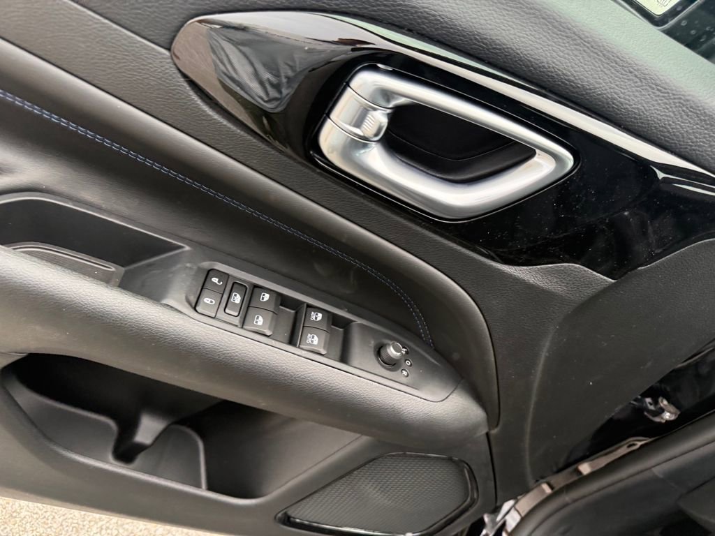 New 2026 Jeep Compass Latitude image 11