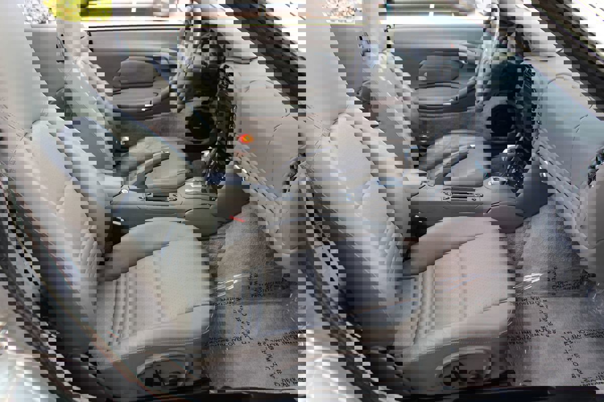 Used 2003 Porsche 911 Cabriolet image 31