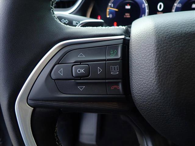 New 2025 Jeep Grand Cherokee Laredo w/ Luxury Tech Group I image 15