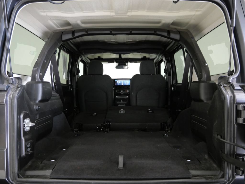 Used 2025 Jeep Wrangler Unlimited Sport AWD/4WD image 28