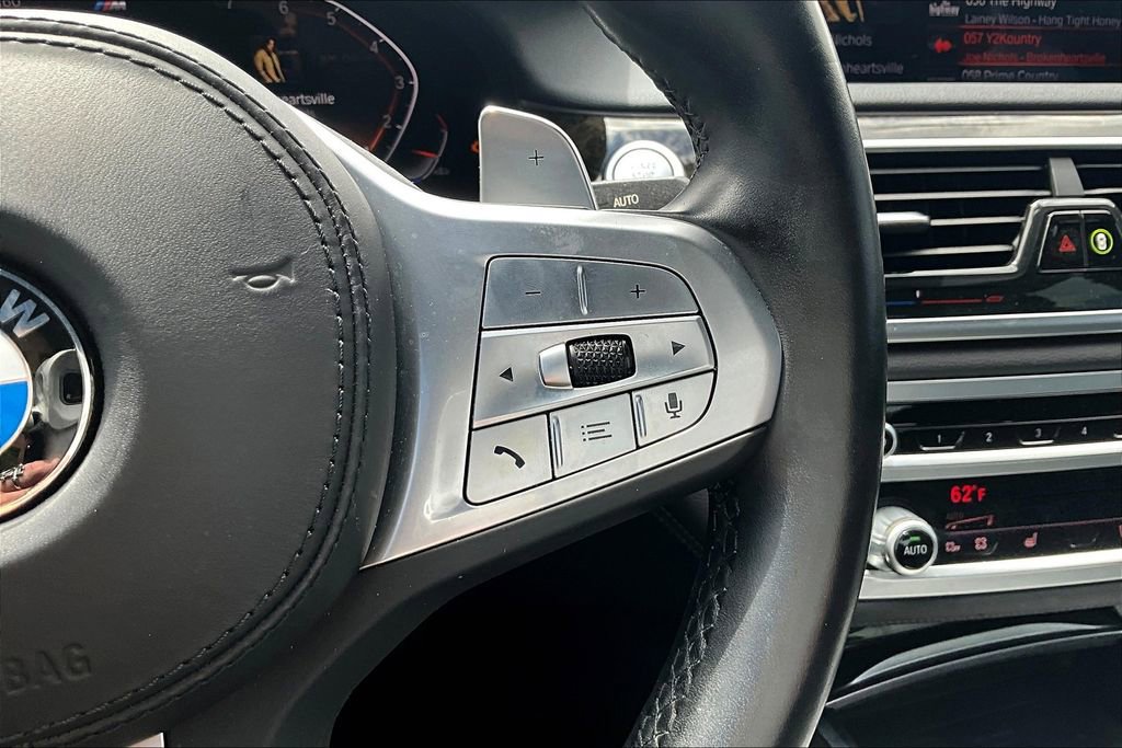 Used 2022 BMW 740i w/ M Sport Package image 25