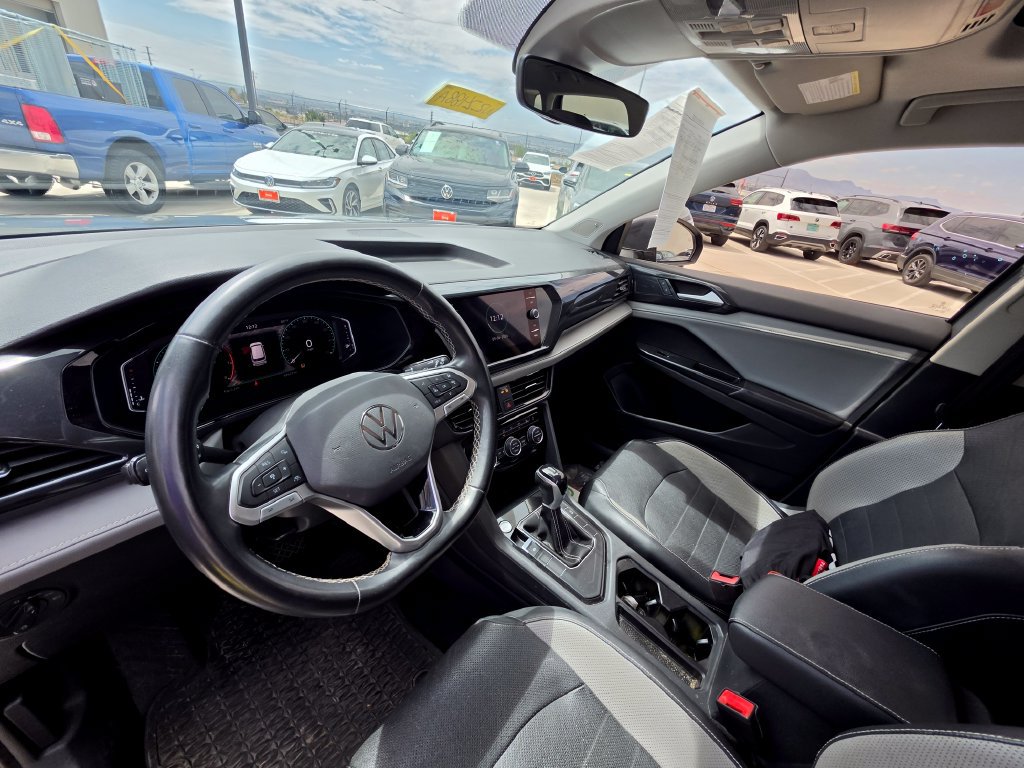 Used 2022 Volkswagen Taos SEL w/ Panoramic Sunroof Package FWD image 8