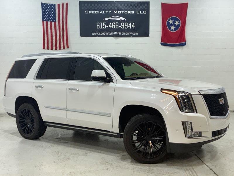 Used 2018 Cadillac Escalade Platinum AWD/4WD image 2