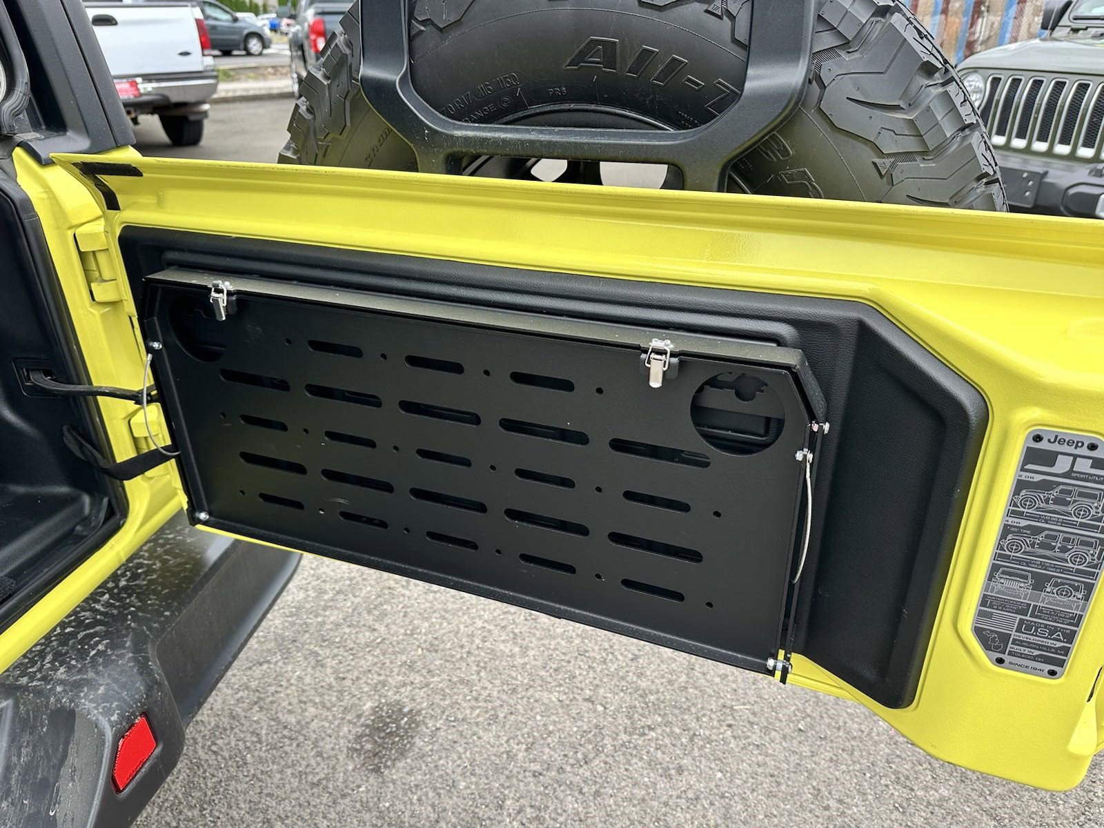 Used 2023 Jeep Wrangler Unlimited Rubicon w/ Cold Weather Group image 6