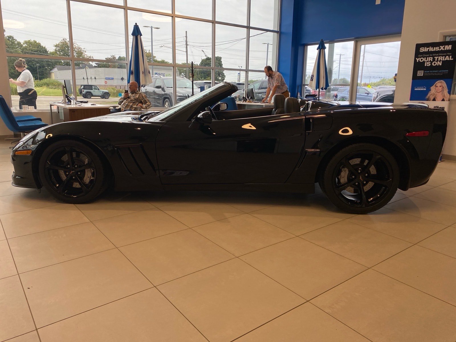Used 2013 Chevrolet Corvette Grand Sport w/ 3LT Preferred Equipment Group RWD image 3