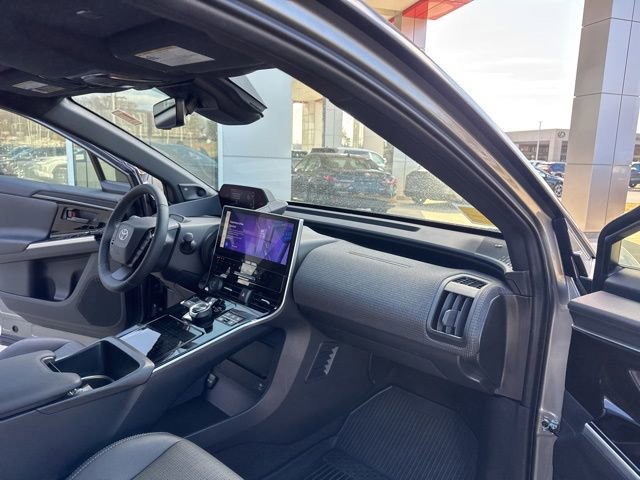 Used 2025 Toyota bZ4X AWD w/ Weather Package image 31