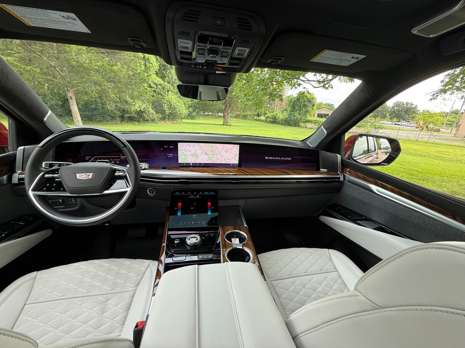 Used 2025 Cadillac Escalade Sport Platinum w/ LPO, Floor Liner Package AWD/4WD image 30