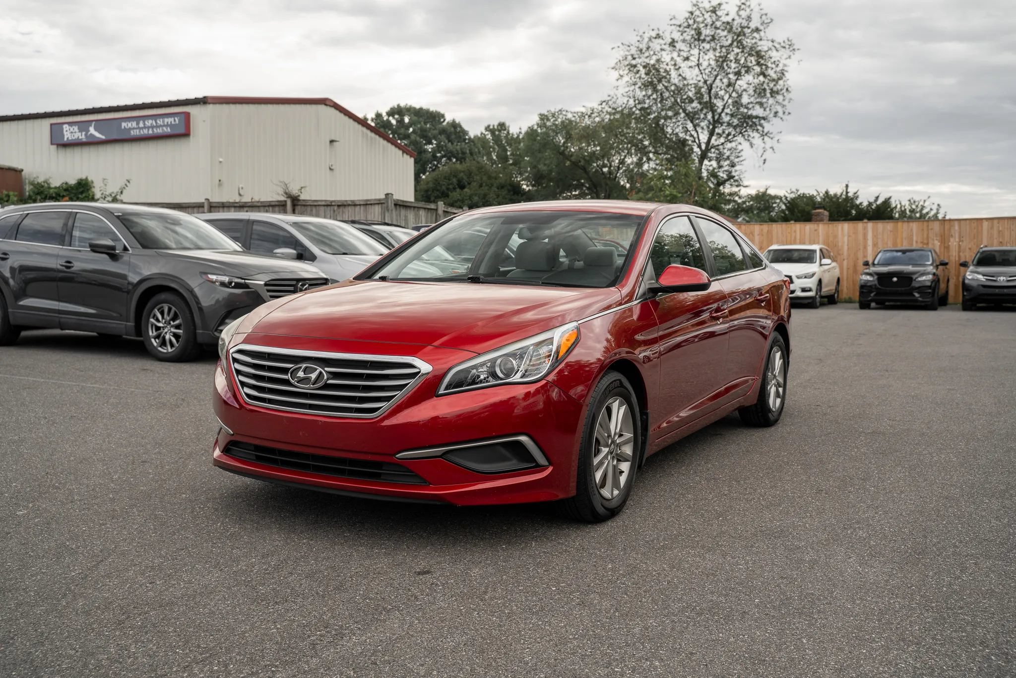 Used 2016 Hyundai Sonata SE w/ Cargo Package FWD image 5
