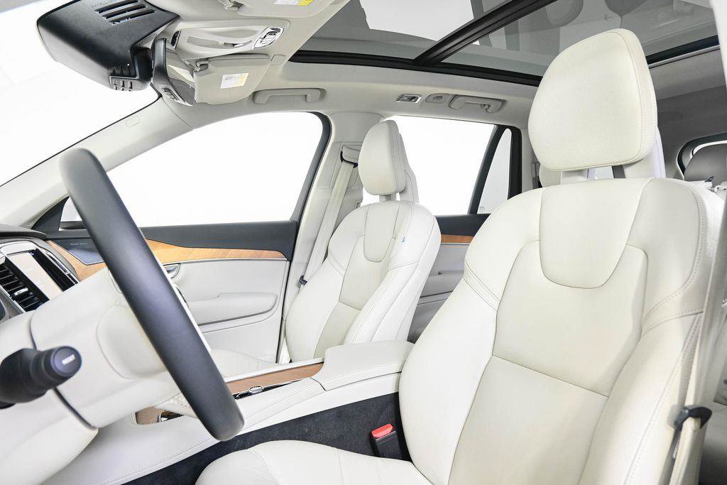 Used 2021 Volvo XC90 T8 Inscription Expression w/ Advanced Package AWD/4WD image 6