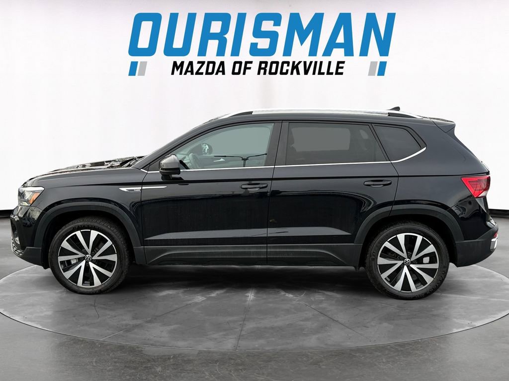 Used 2022 Volkswagen Taos SE image 3