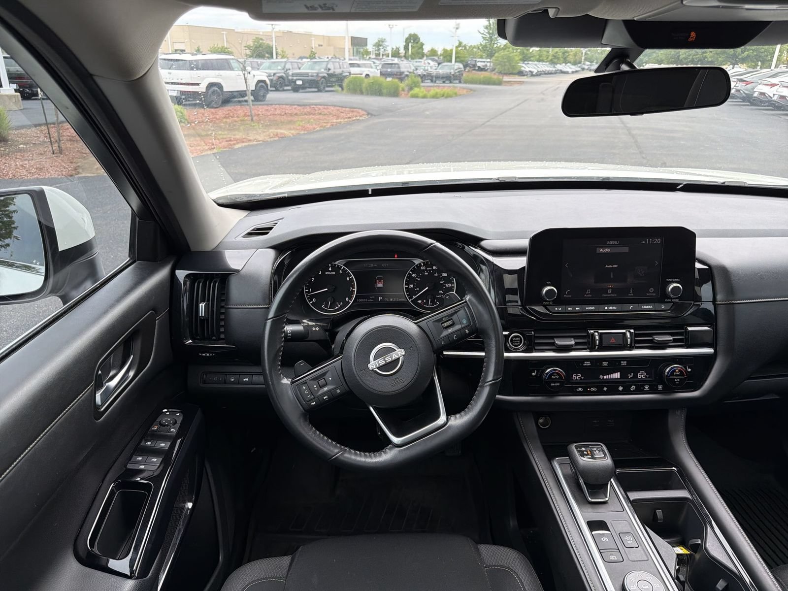 Used 2022 Nissan Pathfinder SV w/ SV Premium Package AWD/4WD image 14