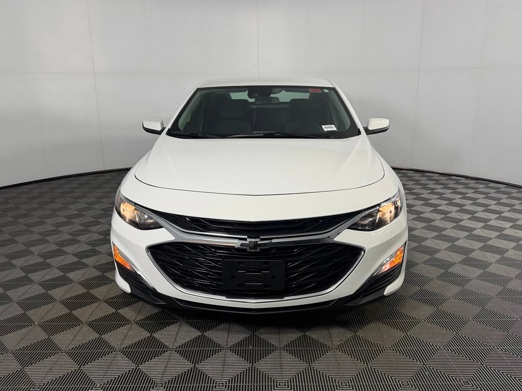 Used 2025 Chevrolet Malibu RS FWD image 3