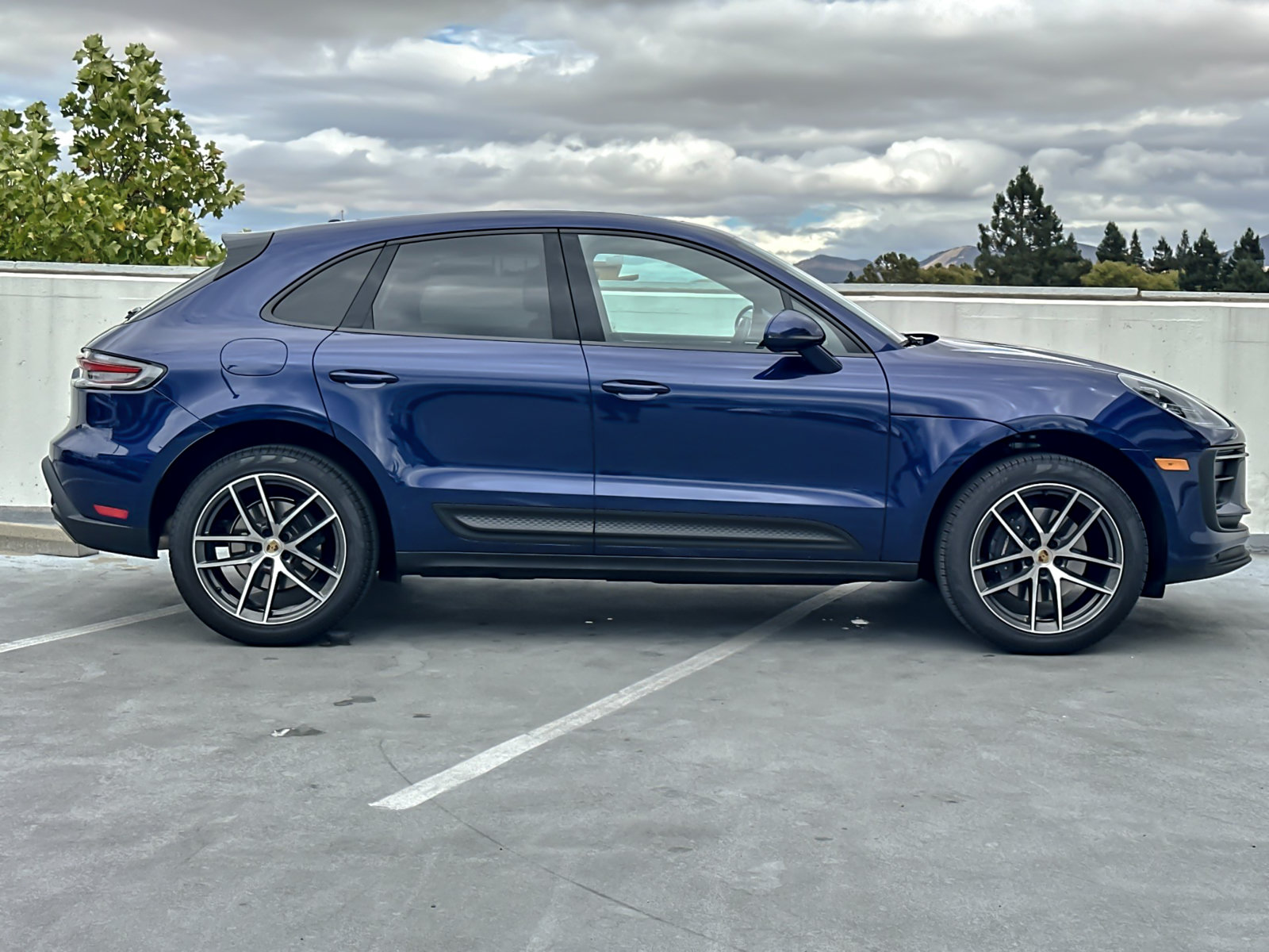 Certified 2026 Porsche Macan AWD/4WD image 8