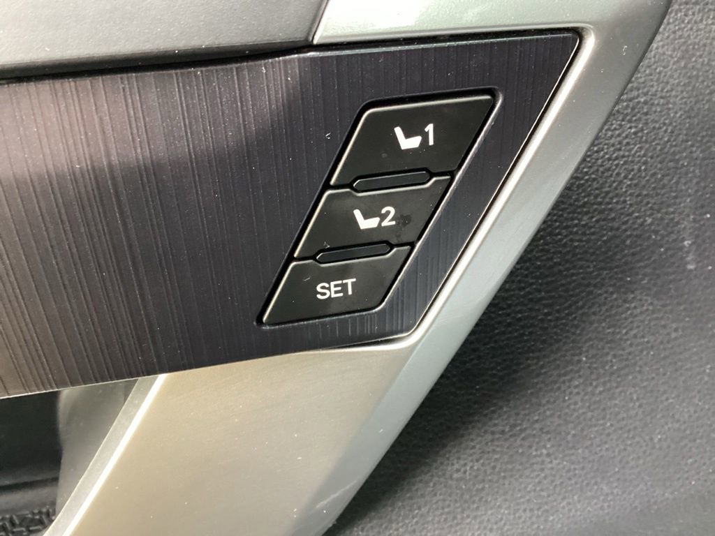 Used 2023 Toyota Tundra Platinum AWD/4WD image 28