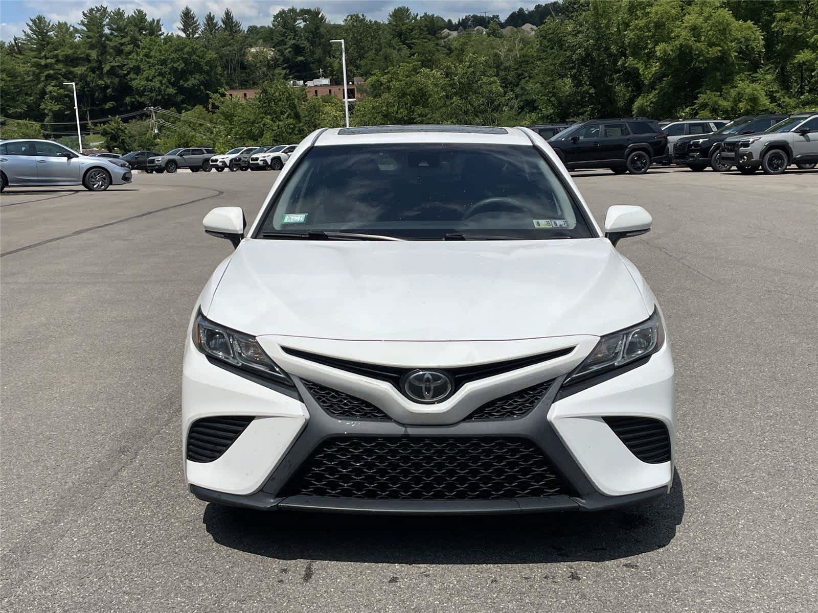 Used 2019 Toyota Camry SE w/ Convenience Package FWD image 8