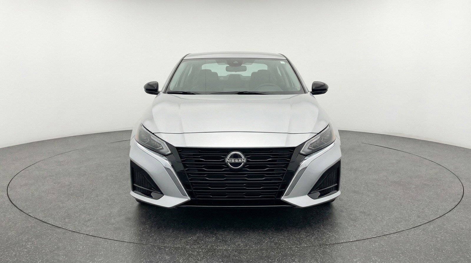 Used 2025 Nissan Altima 2.5 SV image 2