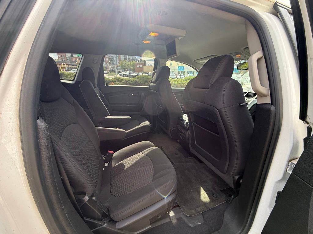 Used 2010 Chevrolet Traverse LT FWD image 13