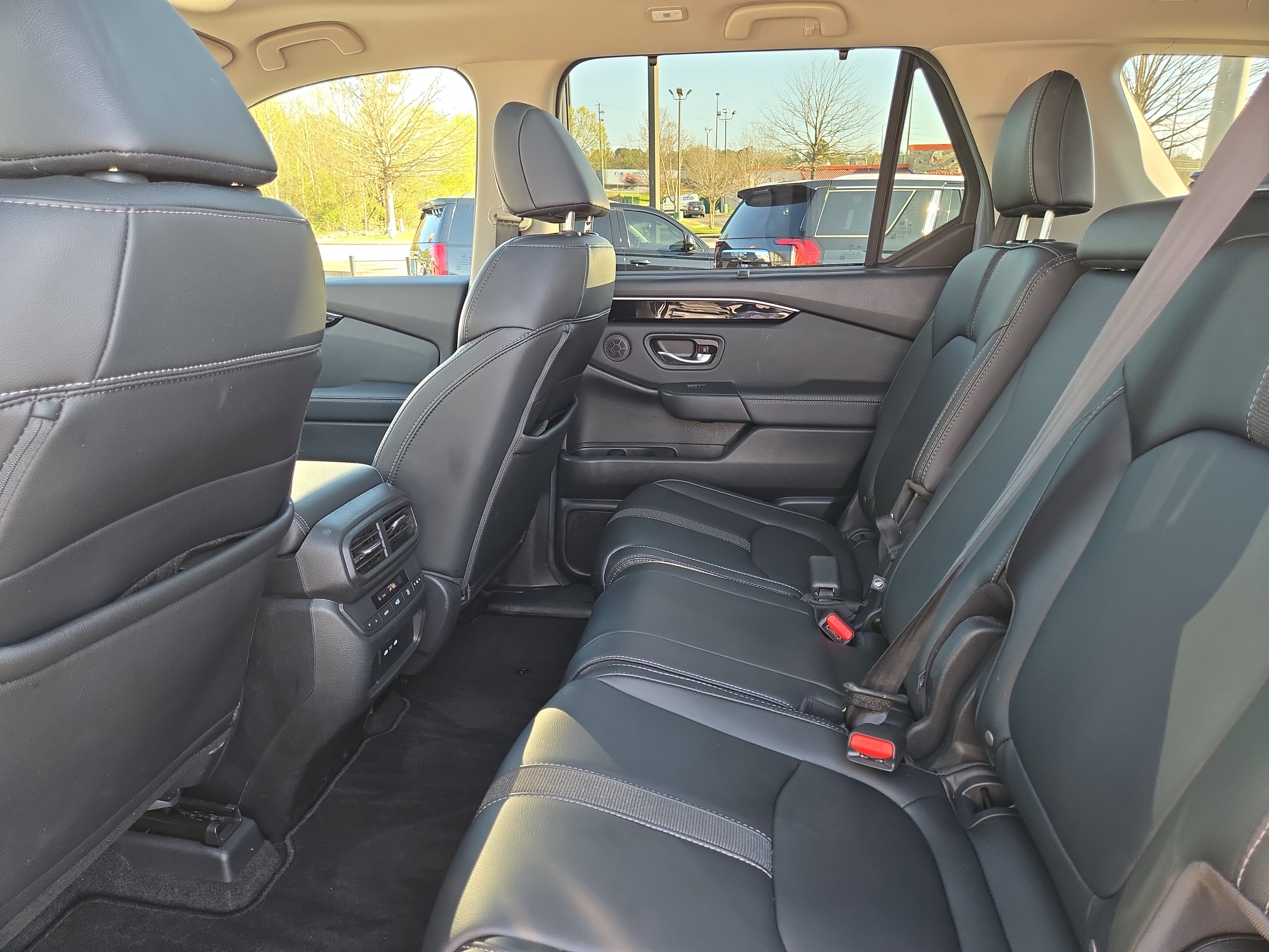 Used 2024 Honda Pilot Touring image 14