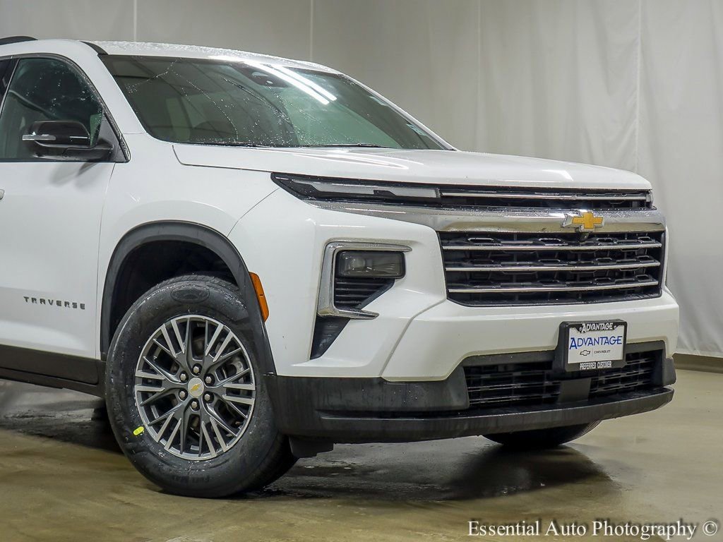 Certified 2024 Chevrolet Traverse LT image 3