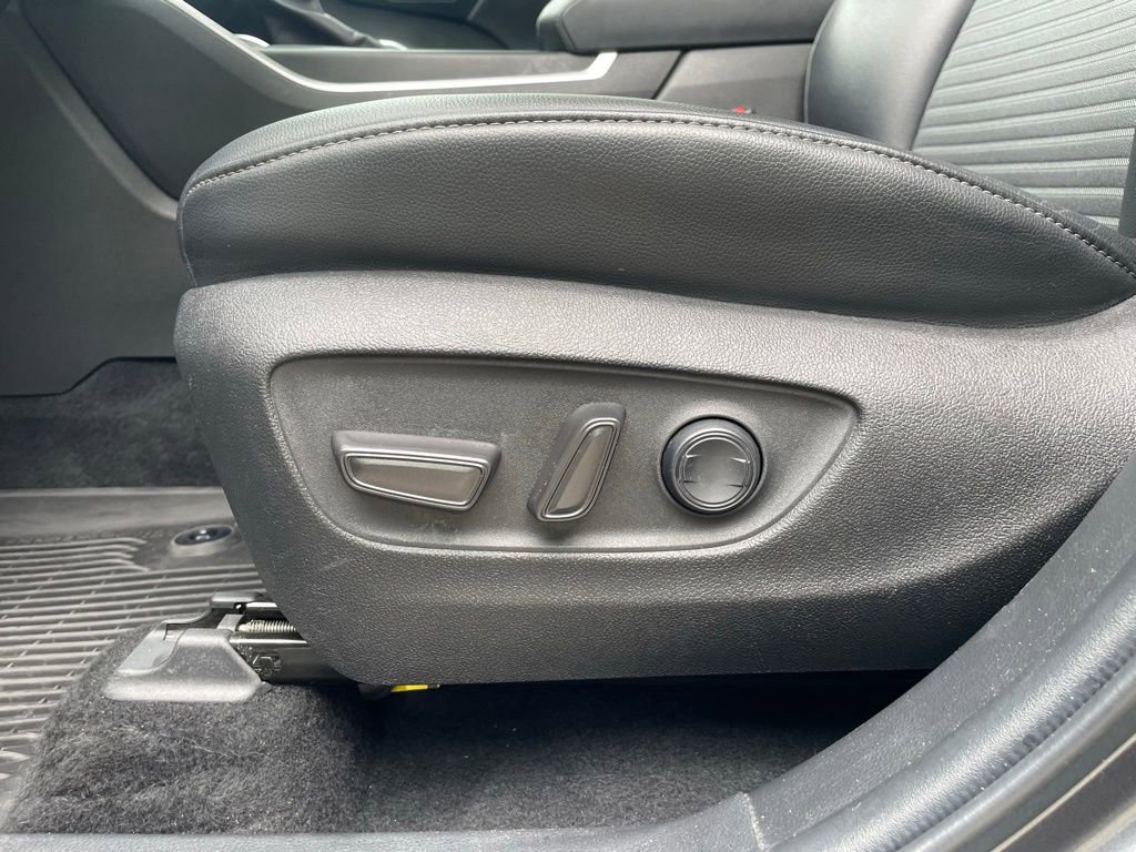 Used 2022 Toyota Highlander XSE FWD image 26