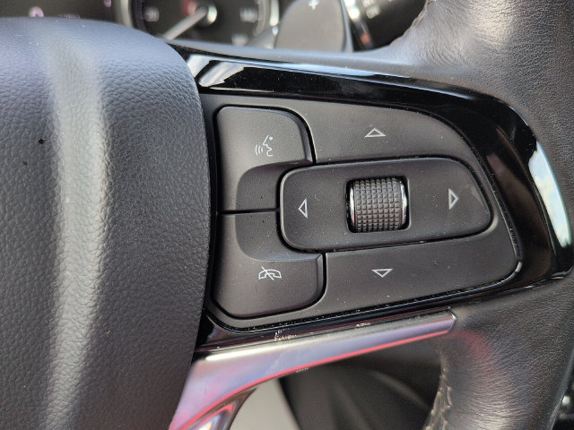 Used 2023 Buick Enclave Essence w/ Sport Touring Edition FWD image 19