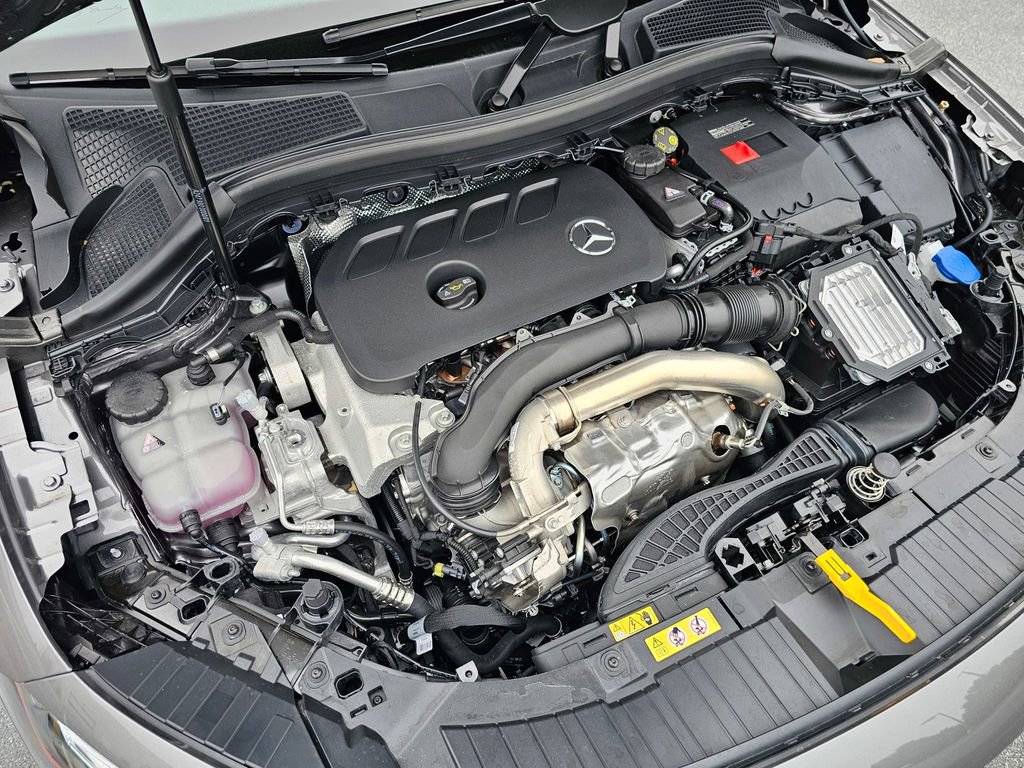 Used 2025 Mercedes-Benz GLA 250 image 26