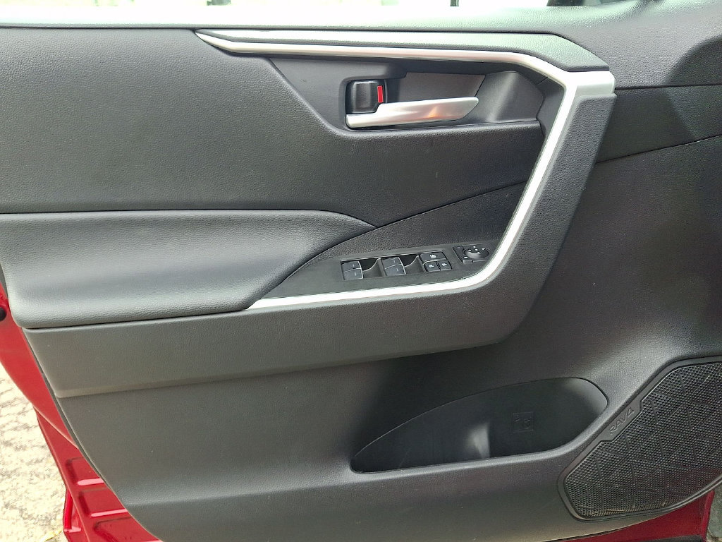 Certified 2025 Toyota RAV4 XLE AWD/4WD image 13