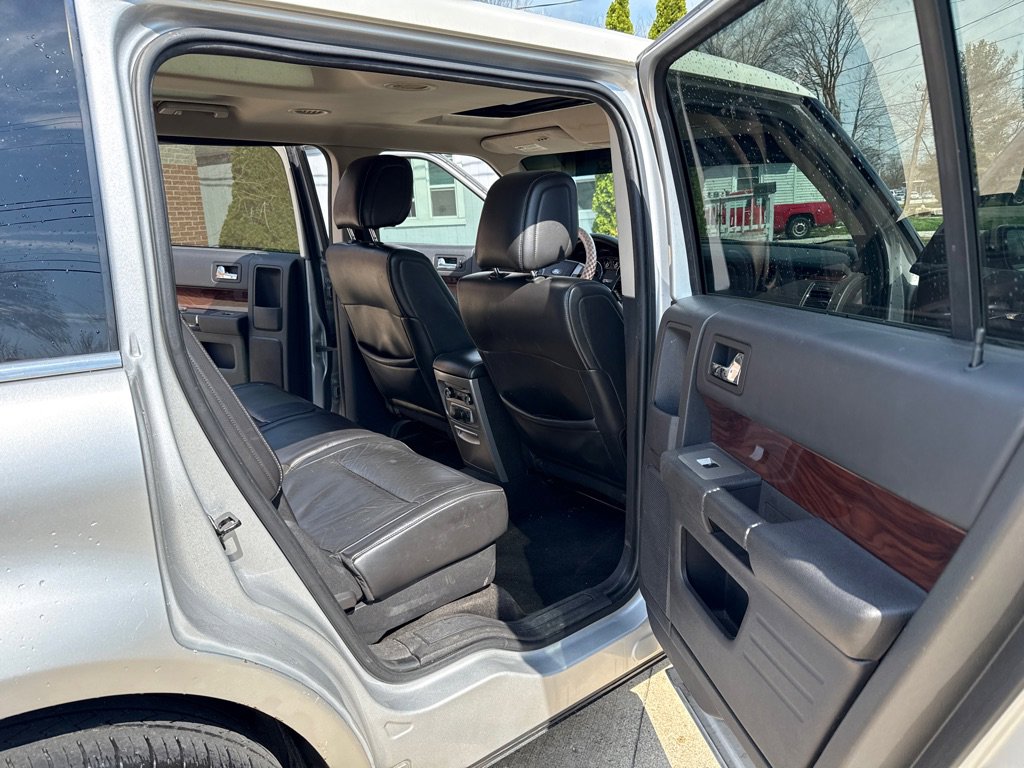 Used 2010 Ford Flex SEL FWD image 13