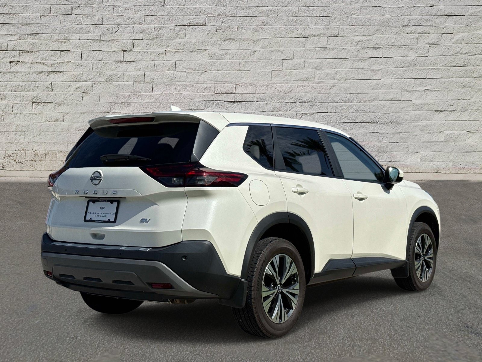 Used 2023 Nissan Rogue SV FWD image 5