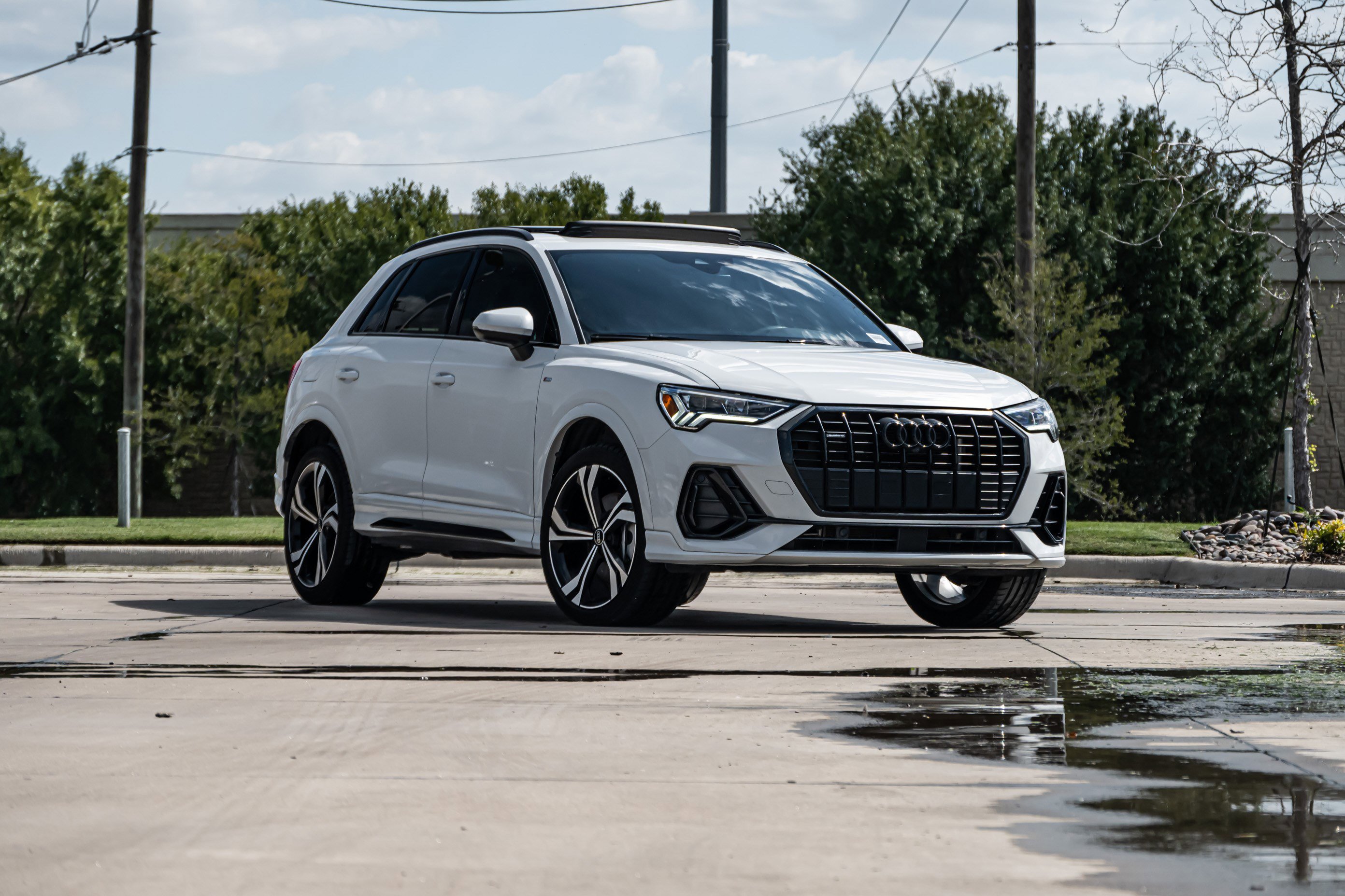 Used 2024 Audi Q3 2.0T Premium Plus image 2