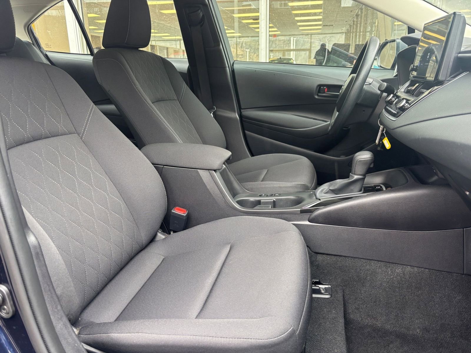 Used 2025 Toyota Corolla LE image 25