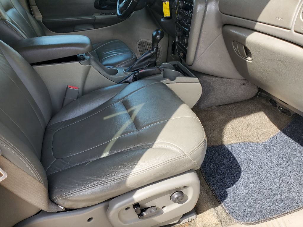 Used 2004 Chevrolet TrailBlazer 4WD w/ LT Preferred Equipment Group image 36