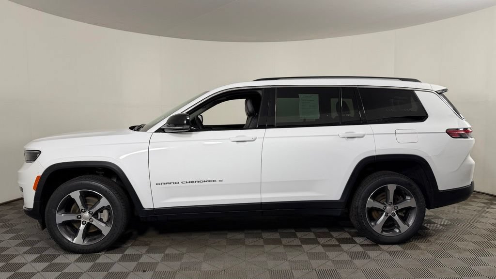 Used 2023 Jeep Grand Cherokee L Limited AWD/4WD image 5