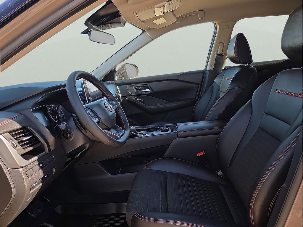 Used 2025 Nissan Rogue SV image 14