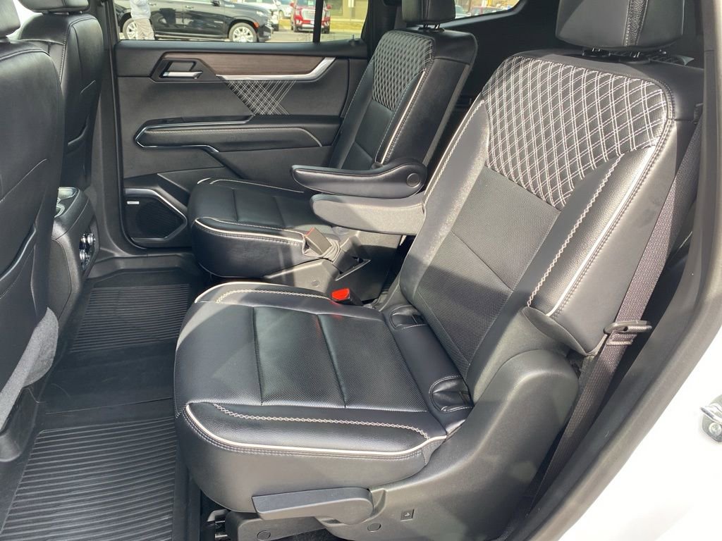Used 2025 GMC Acadia Denali w/ LPO, Floor Liner Package AWD/4WD image 26