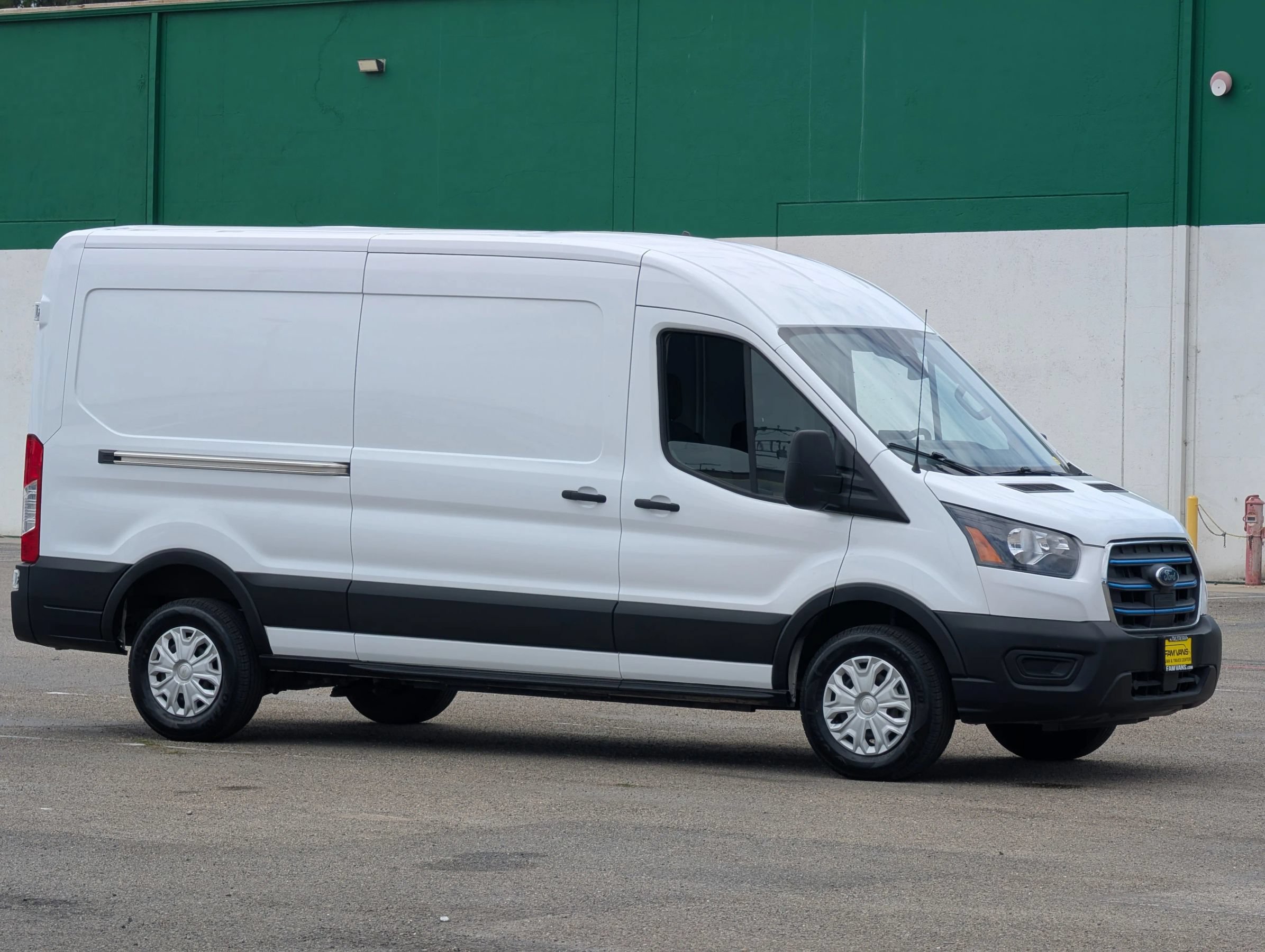 Used 2023 Ford E-Transit Medium Roof RWD image 1
