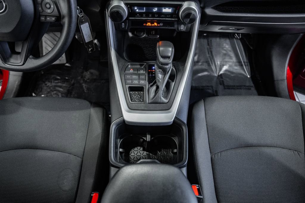 Used 2024 Toyota RAV4 LE image 21