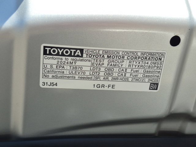 Used 2024 Toyota 4Runner SR5 Premium w/ Moonroof Package RWD image 27