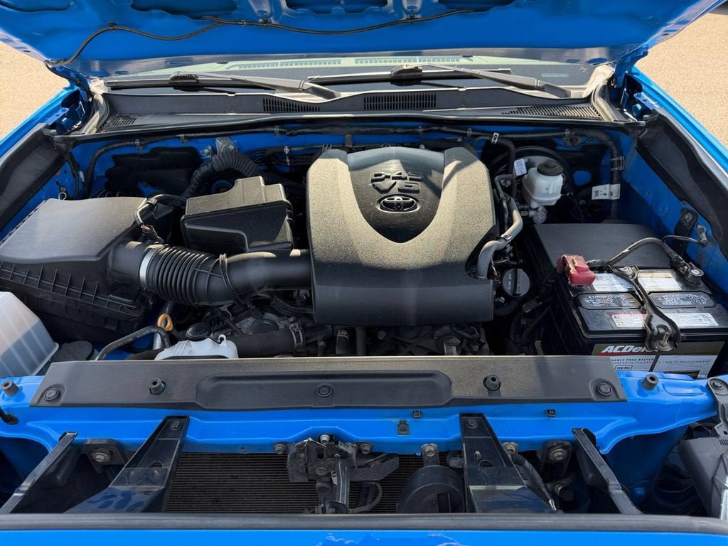 Used 2021 Toyota Tacoma TRD Sport AWD/4WD image 29