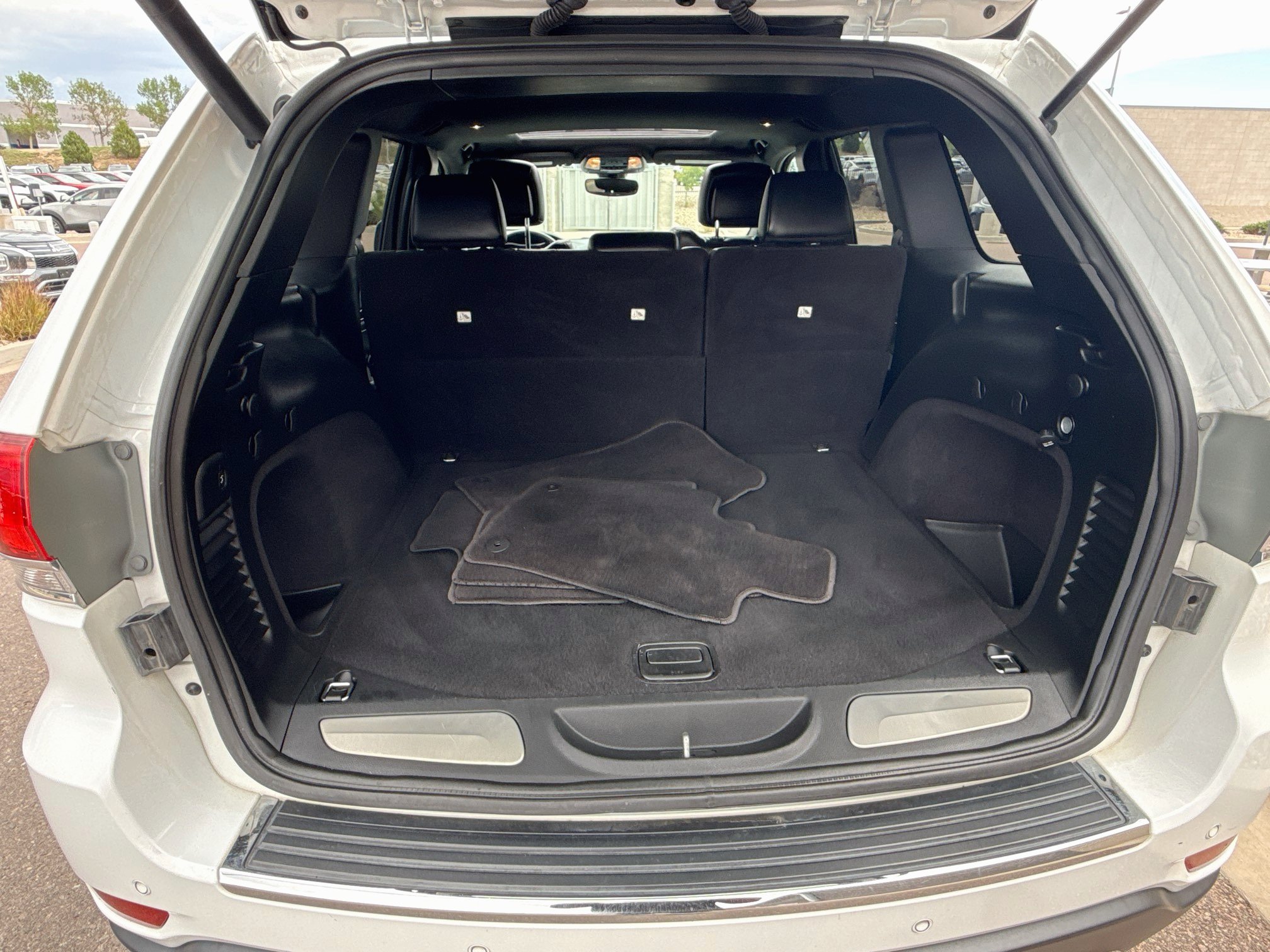 Used 2019 Jeep Grand Cherokee Limited AWD/4WD image 30