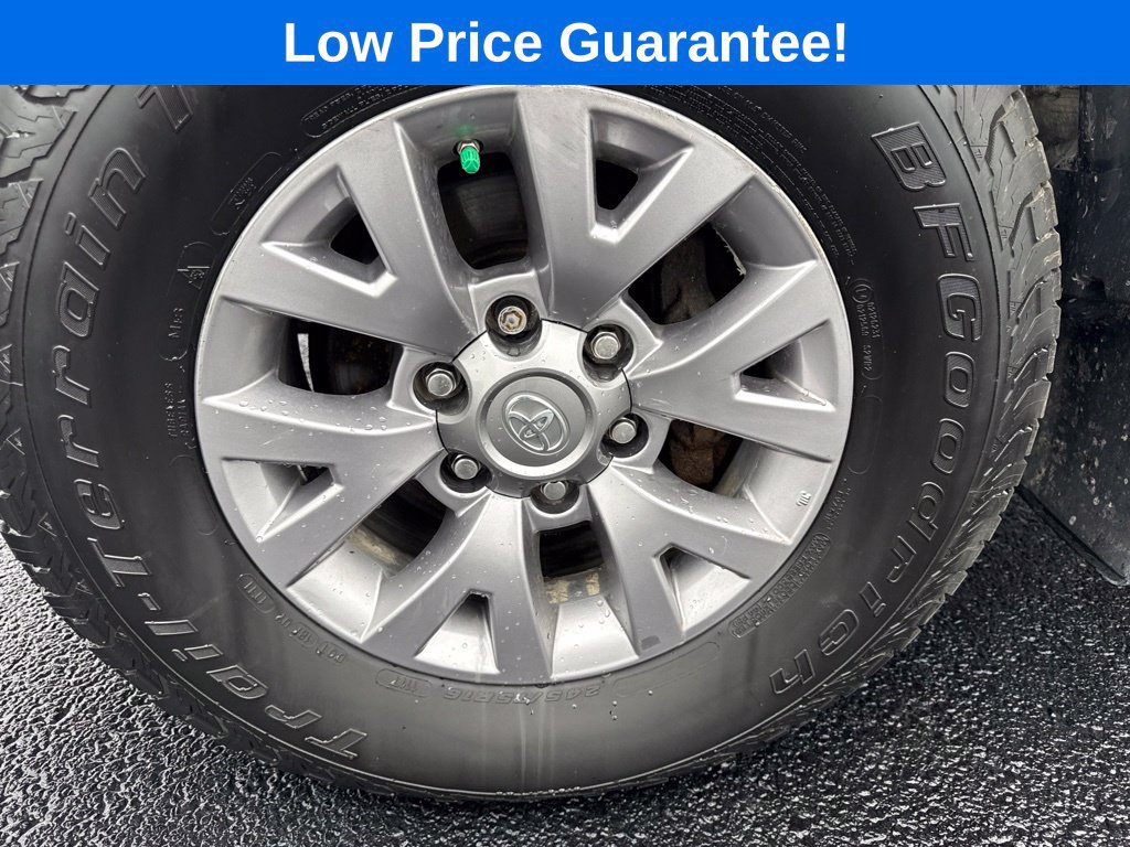 Used 2018 Toyota Tacoma SR5 AWD/4WD image 12