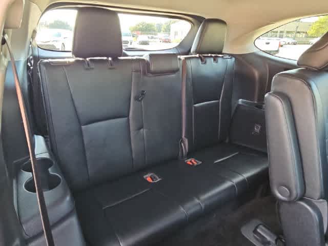 Used 2021 Toyota Highlander XLE FWD image 18
