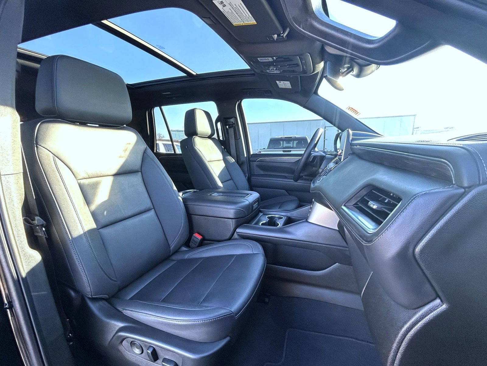 Used 2024 Chevrolet Tahoe Z71 w/ Luxury Package image 14